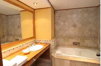 Hotel Los Nires - bathroom