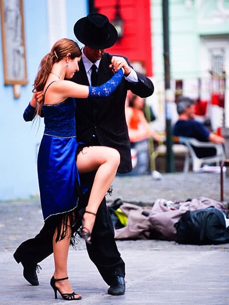 People dancing tango in Buenos Aires