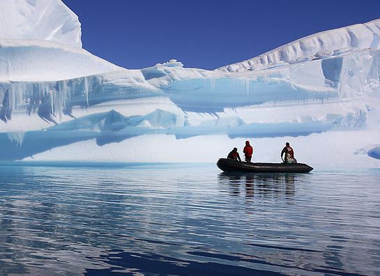 Kayaking in Antarctica, Antarctica travel with Argentina For Less