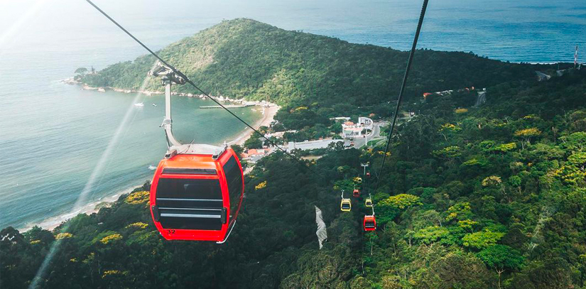 A cable car, known as bondinho in Portugese, returning from Rio de janeiro's Sugarloaf Mountain