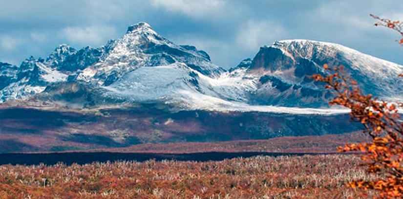 A snowy mountain